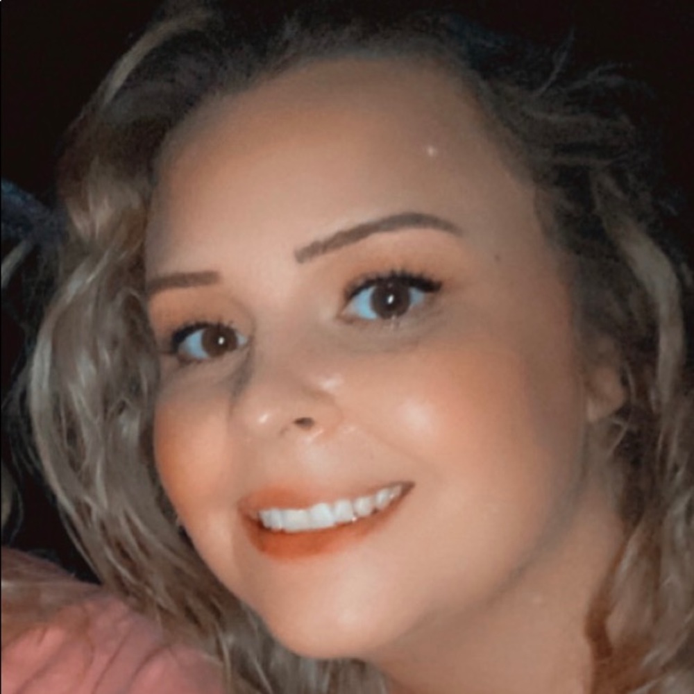 Meet your Posher, Nicole